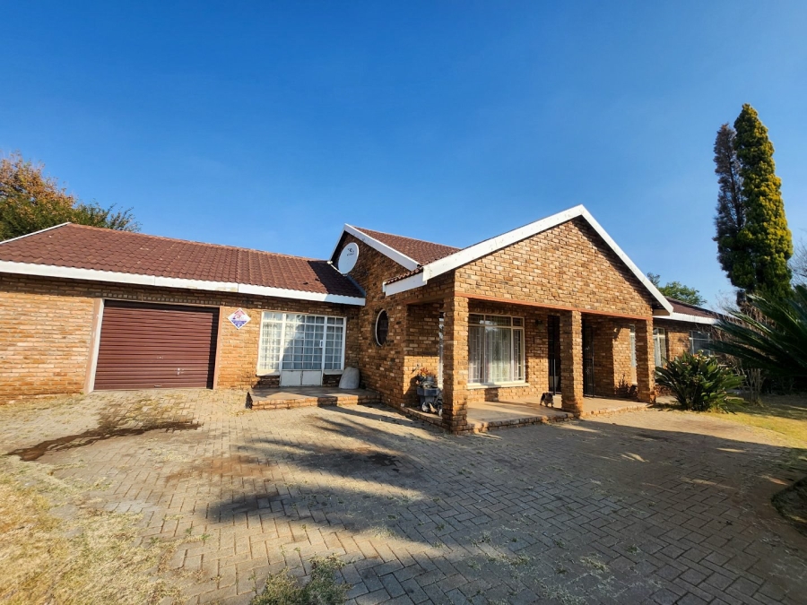 3 Bedroom Property for Sale in Stilfontein Ext 4 North West